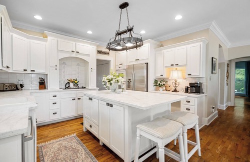 Leipers Fork Casa | French Farmhouse-Leipers Fork- Countryside -Views!