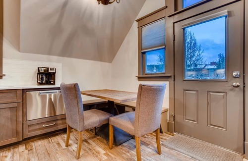 Historic District Casa | French Street Cottage: ¡Próximamente! Carriage House, Walk to Gondola & Main St