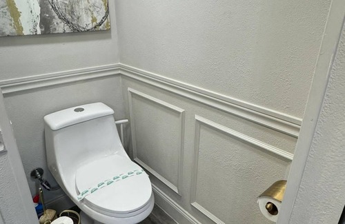 Davenport Casa | French Style 1-bedroom Unique property in Davenport with AC