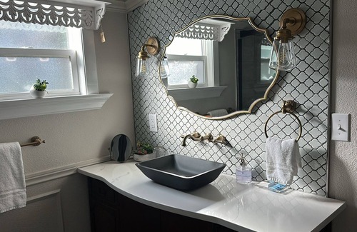 Davenport Casa | French Style 1-bedroom Unique property in Davenport with AC