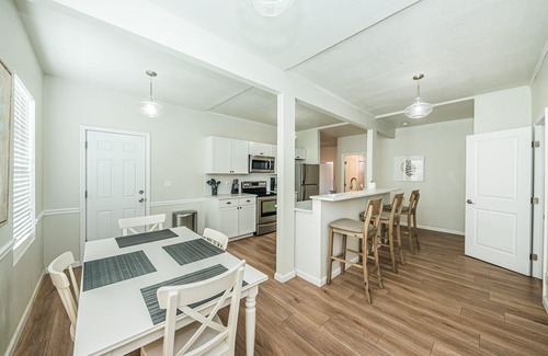 Clearwater Beach Cabaña | Frenchy's Cottage 482 in Clearwater Beach