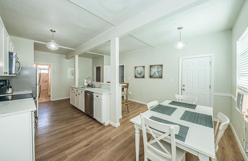 Clearwater Beach Cabaña | Frenchy's Cottage 482 in Clearwater Beach