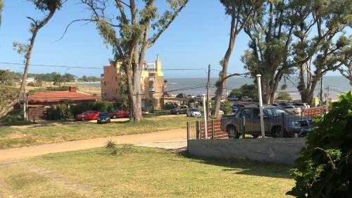 Atlantida Casa | Frente a la mansa CON SEÑA l LUZ GAS AGUA LIMPIEZA APARTE