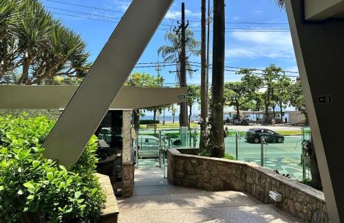 Aparecida Apartamento | Frente Mar com garagem, Ar Condicionado e WI-FI grátis em Santos