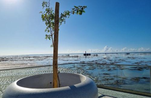 Cruz das Almas Apartamento | Frente Mar com Vista TOP e limpeza diária