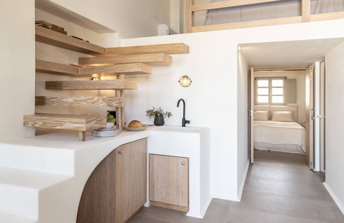 Vothon Casa | Frescoes Luxury Suites