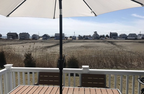 Westbrook Center Casa | Fresh, Airy Townhome next to Pilot's Point Marina with Long Island Sound Views