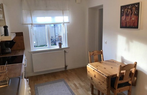 Nyhamnslage Apartamento | Apartamento fresco y confortable en el corazón de la fantástica Kullabygden.
