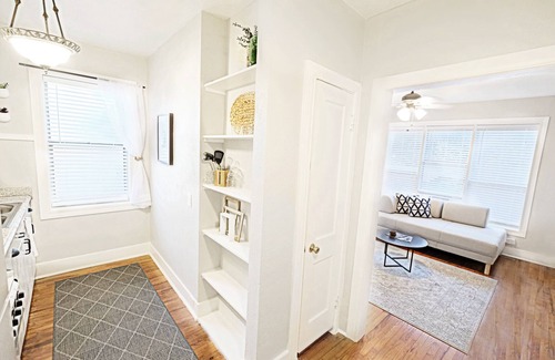 Lower Greenville Apartamento | Fresh + Bright Flat | Calles M