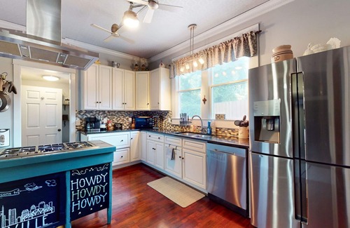 Maxwell Casa | Bungalow de 3200 pies cuadrados en el famoso Five Points East - 2 millas del centro de Nashville