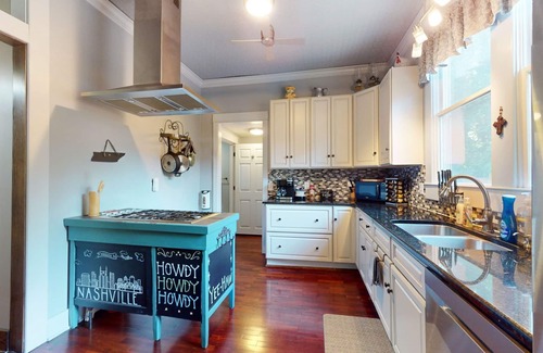 Maxwell Casa | Bungalow de 3200 pies cuadrados en el famoso Five Points East - 2 millas del centro de Nashville