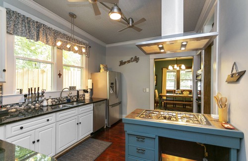 Maxwell Casa | Bungalow de 3200 pies cuadrados en el famoso Five Points East - 2 millas del centro de Nashville