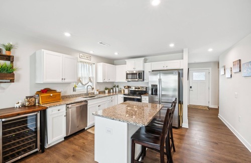 Nashville Casa | Fresh Remodeled Modern Single Family Home in N. Nashville