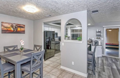 Hesperia Casa | Freshly Remodeled 4bedrooms, 3 full baths Luxurious Home on 1/2-acre gated land.