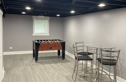 Des Plaines Casa | Freshly Remodeled Cozy Home