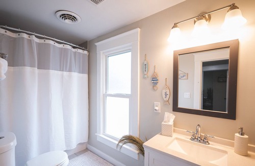 Salisbury Casa | Freshly Renovated & Clean! 5 Mins to Downtown-Perfect Family Home!