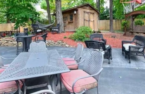 Greensboro Casa | Freshly renovated four bedroom home with a Beautiful backyard and pond.