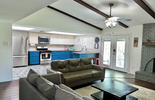 Northeast Carrollton Casa | FRESHLY renovated home. Carrollton, DFW