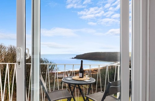 Pembroke Apartamento | Freshwater Bay - Sea View Apartment