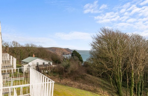 Pembroke Apartamento | Freshwater Bay - Sea View Apartment