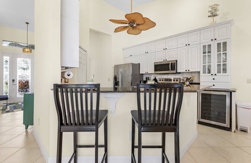 Trafalgar Casa | Freshwater Canal, Bicycles, Heated Pool - Casamigos - Roelens Vacations