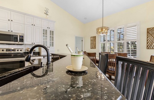 Trafalgar Casa | Freshwater Canal, Bicycles, Heated Pool - Casamigos - Roelens Vacations