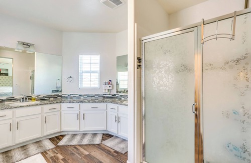 Fresno Casa | Fresno Home w/ Patio - 9 Mi to Downtown