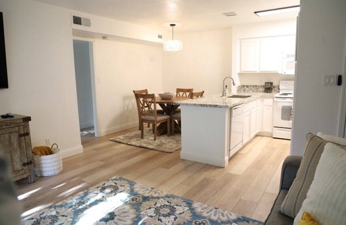 Downtown Condominio | Fresno's Melrose Place - Close to CRMC Fresno