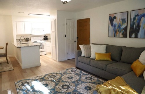 Downtown Condominio | Fresno's Melrose Place - Close to CRMC Fresno