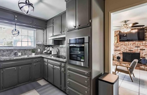 Raisin Casa | Fresno State 4BR/2BA+Private Pool +Game Room+ Gym!