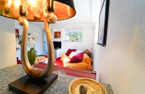 Bad Urach Apartamento | Freundliche Ferienwohnung (Souterrain) mit Gartenmitbenutzung im Haus Lotus