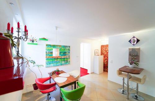 Bad Urach Apartamento | Freundliche Ferienwohnung (Souterrain) mit Gartenmitbenutzung im Haus Lotus