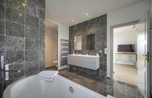 La Croix des Gardes Villa | FRGK Luxury Villa Cannes Croix des Gardes