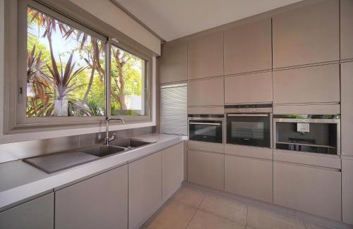 La Croix des Gardes Villa | FRGK Luxury Villa Cannes Croix des Gardes