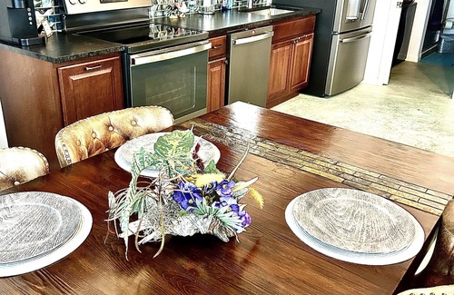 Sheridan Casa | Frick'n Ranch Welcomes Hunters