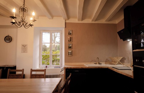 Saint-Saturnin-sur-Loire Casa | Frida KAHLO family room in the Château outbuilding overlooking the Loire River