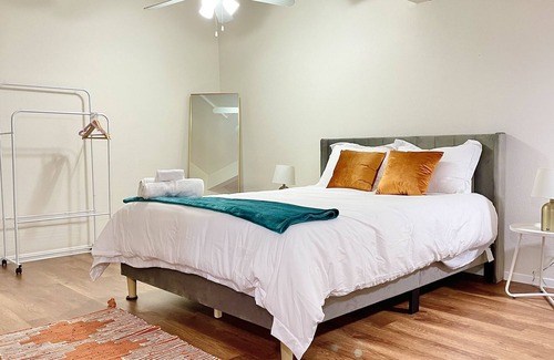 Alamo Heights Casa | ❤︎Frida Kahlo Oasis❤︎DTWN, Alamo Heights, Airport★