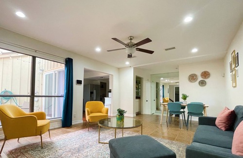 Alamo Heights Casa | ❤︎Frida Kahlo Oasis❤︎DTWN, Alamo Heights, Airport★