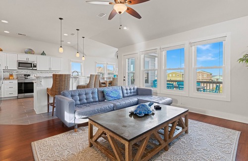 Sea Retreat Casa | Friday to Friday rentals only!! 4 bedroom house with private pool and hot tub.