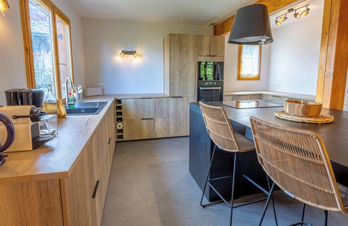 Arc-1800 Chalet De Esquí | Friendly 100m2 chalet for 8 people located 1km from the center of Les Arcs 1800.
