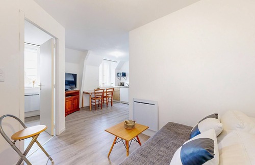 Ecartelee-Bonabry-Orieres-Paron Apartamento | Friendly and functional apartment in the heart of the town of Fougeres.