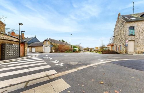 Ecartelee-Bonabry-Orieres-Paron Apartamento | Friendly and functional apartment in the heart of the town of Fougeres.
