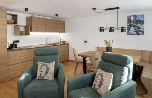 Paquier Apartamento | Friendly Apartment walking distance village center and ski bus gondola .