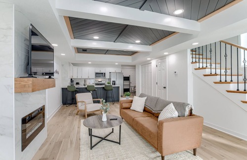 Riverview Casa | Friendly Getaway Home w/ Backyard & Firepit for Extended Stays near Downtown KC