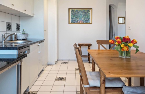 Kreuzlingen Apartamento | Apartamento vacacional "Alpenrose" cerca de la ciudad vieja con balcón y jardín