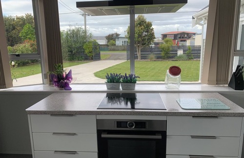 Foxton Beach Casa | Friends and Family Fun Times at Foxton Beach