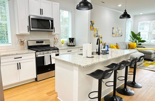 Northeast Raleigh Casa | Friends and Family Home|Game Room|Prime Location