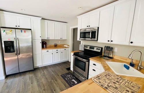 Lower Township Casa | Friends & Family Getaway