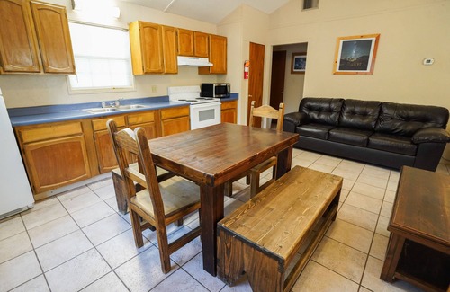 Sabinal Cabina | Frio Country Resort - Within walking distance to the Frio River!