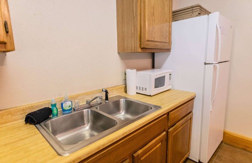 Sabinal Cabina | Frio Country Resort - Within walking distance to the Frio River!